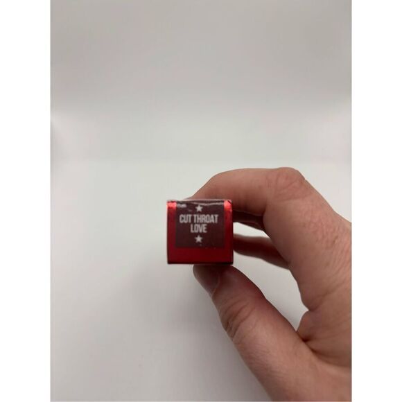 Jeffree Star velour liquid lipstick in cut throat love. M1-25 - Picture 2 of 2